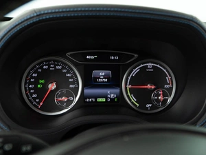 Хетчбэк Mercedes-benz B-класс 2015 года, 1577077 рублей, Москва