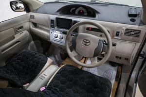 Минивэн Toyota Raum 2010 года, 829000 рублей, Новокузнецк
