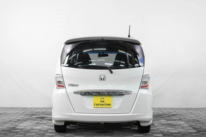 Минивэн Honda Freed 2014 года, 1199000 рублей, Кемерово