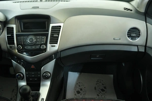 Седан Chevrolet Cruze 2012 года, 889000 рублей, Омск