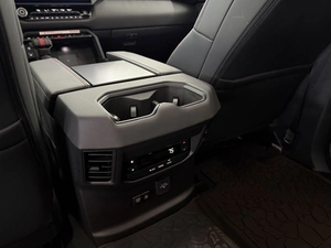 Внедорожник Toyota Sequoia 2025 года, 15000000 рублей, Новоивановское