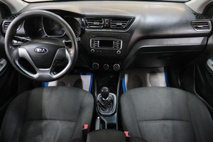 Седан Kia Rio 2015 года, 799000 рублей, Омск