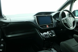 Минивэн Toyota Noah 2017 года, 2490000 рублей, Красноярск