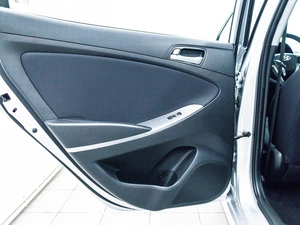 Седан Hyundai Solaris 2015 года, 1035000 рублей, Красноярск