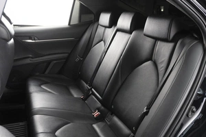 Седан Toyota Camry 2022 года, 2850000 рублей, Омск