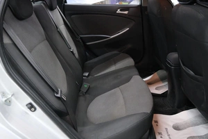 Седан Hyundai Solaris 2013 года, 769000 рублей, Омск