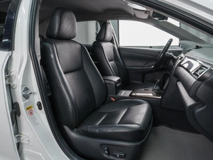Седан Toyota Camry 2015 года, 1849000 рублей, Сургут