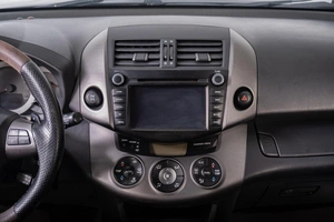 Внедорожник Toyota RAV4 2011 года, 1459000 рублей, Томск