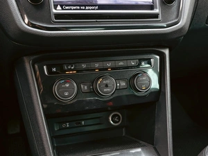 Внедорожник Volkswagen Tiguan 2017 года, 2698000 рублей, Краснодар