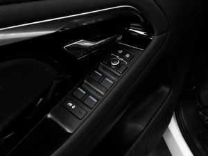 Внедорожник Land Rover Range Rover Evoque 2021 года, 3999000 рублей, Тюмень