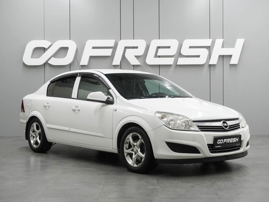 Седан Opel Astra 2010 года, 574000 рублей, Воронеж