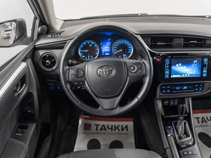 Седан Toyota Corolla 2017 года, 1900000 рублей, Красноярск