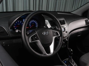 Седан Hyundai Solaris 2015 года, 1045000 рублей, Тюмень