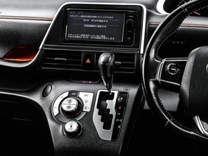 Минивэн Toyota Sienta 2015 года, 1319000 рублей, Кирилловка