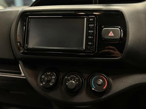 Хетчбэк Toyota Vitz 2019 года, 997000 рублей, Красноярск