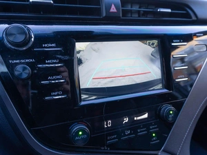 Седан Toyota Camry 2018 года, 2119000 рублей, Саратов