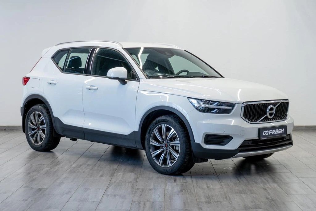 Внедорожник Volvo XC40 2019 года, 2499000 рублей, Саратов