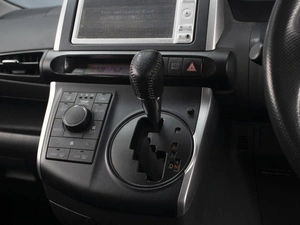 Минивэн Toyota Wish 2010 года, 1590000 рублей, Омск