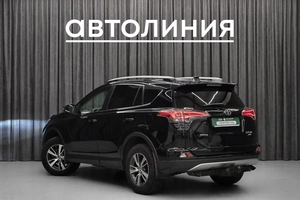 Внедорожник Toyota RAV4 2018 года, 2319000 рублей, Красноярск