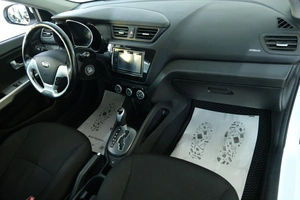 Хетчбэк Kia Rio 2015 года, 1159000 рублей, Омск