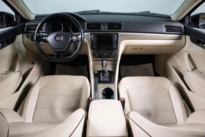 Седан Volkswagen Passat 2017 года, 1899000 рублей, Сургут