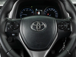 Внедорожник Toyota RAV4 2016 года, 2179000 рублей, Тюмень