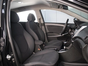 Хетчбэк Hyundai Solaris 2013 года, 980000 рублей, Омск