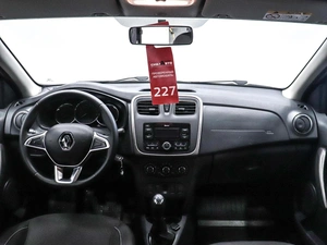 Седан Renault Logan 2019 года, 989000 рублей, Красноярск