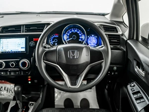 Хетчбэк Honda Fit 2014 года, 700000 рублей, Красноярск