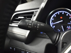 Седан Toyota Camry 2019 года, 2743100 рублей, Казань