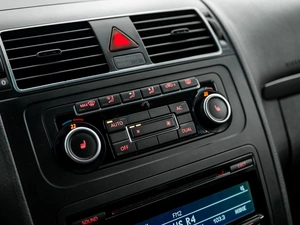 Минивэн Volkswagen Touran 2012 года, 980000 рублей, Красноярск