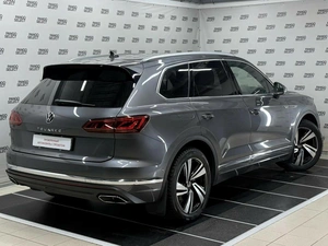 Внедорожник Volkswagen Touareg 2021 года, 6344000 рублей, Красноярск
