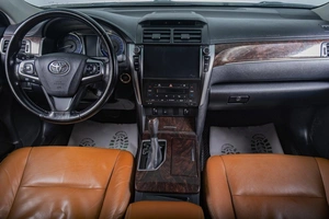 Седан Toyota Camry 2016 года, 2539000 рублей, Томск