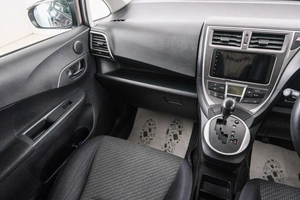Хетчбэк Toyota Ractis 2011 года, 849000 рублей, Красноярск