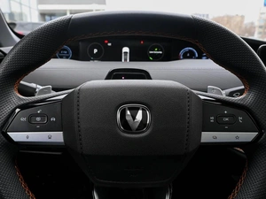 Лифтбек Changan UNI-V 2023 года, 2385000 рублей, Волгоград