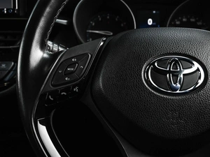 Внедорожник Toyota C-HR 2018 года, 2049000 рублей, Кирилловка