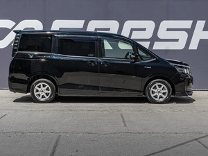 Минивэн Toyota Voxy 2014 года, 1699000 рублей, Краснодар