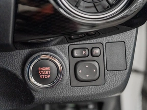 Хетчбэк Toyota Vitz 2019 года, 1080000 рублей, Красноярск