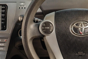 Лифтбек Toyota Prius 2015 года, 1539000 рублей, Челябинск