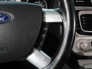 Внедорожник Ford Kuga 2012 года, 1100111 рублей, Тверь