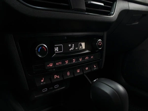 Лифтбек Volkswagen Polo 2021 года, 1750000 рублей, Омск