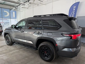 Внедорожник Toyota Sequoia 2025 года, 15000000 рублей, Новоивановское