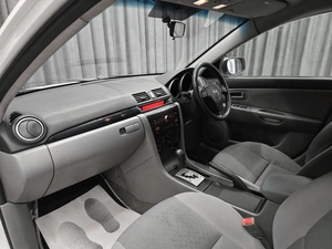 Седан Mazda Axela 2005 года, 499000 рублей, Красноярск