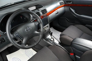 Седан Toyota Avensis 2006 года, 819000 рублей, Тюмень