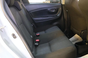 Хетчбэк Toyota Vitz 2019 года, 1249000 рублей, Омск