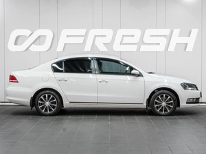 Седан Volkswagen Passat 2011 года, 1069000 рублей, Сургут