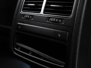 Внедорожник Volkswagen Touareg 2015 года, 2290000 рублей, Волгоград