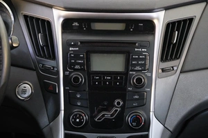 Седан Hyundai Sonata 2010 года, 989000 рублей, Омск