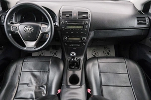 Седан Toyota Avensis 2010 года, 1229000 рублей, Красноярск