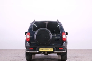 Внедорожник Chevrolet Niva 2015 года, 799000 рублей, Омск